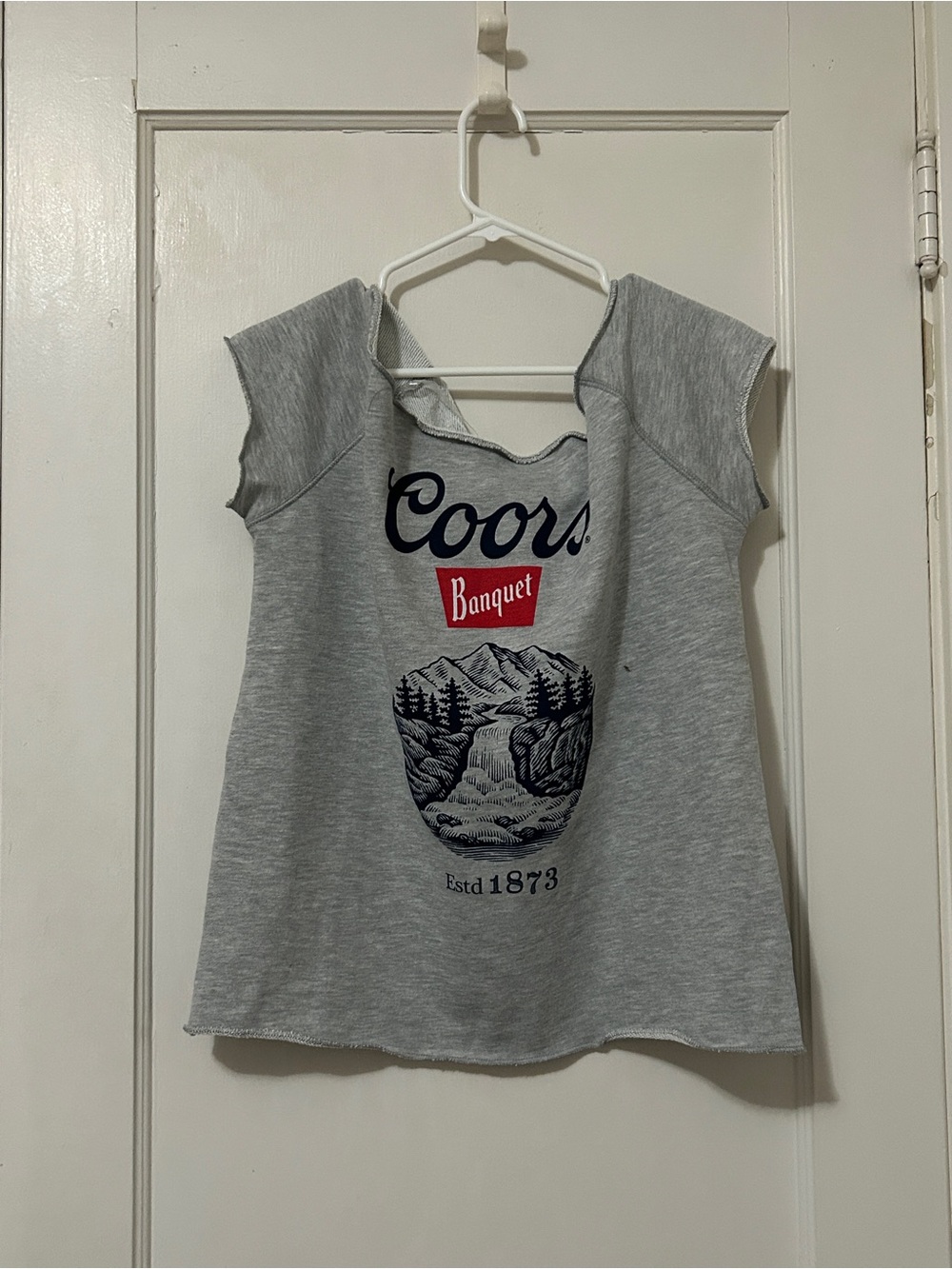 NWT!! Women’s Coors Grey Graphic Top - Size XL